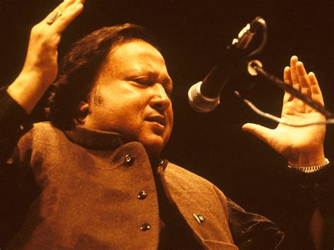 Nusrat Fateh Ali Khan's The Sound of Silence Concert: A Symphony of Sufi Soul and Western Experimentation!